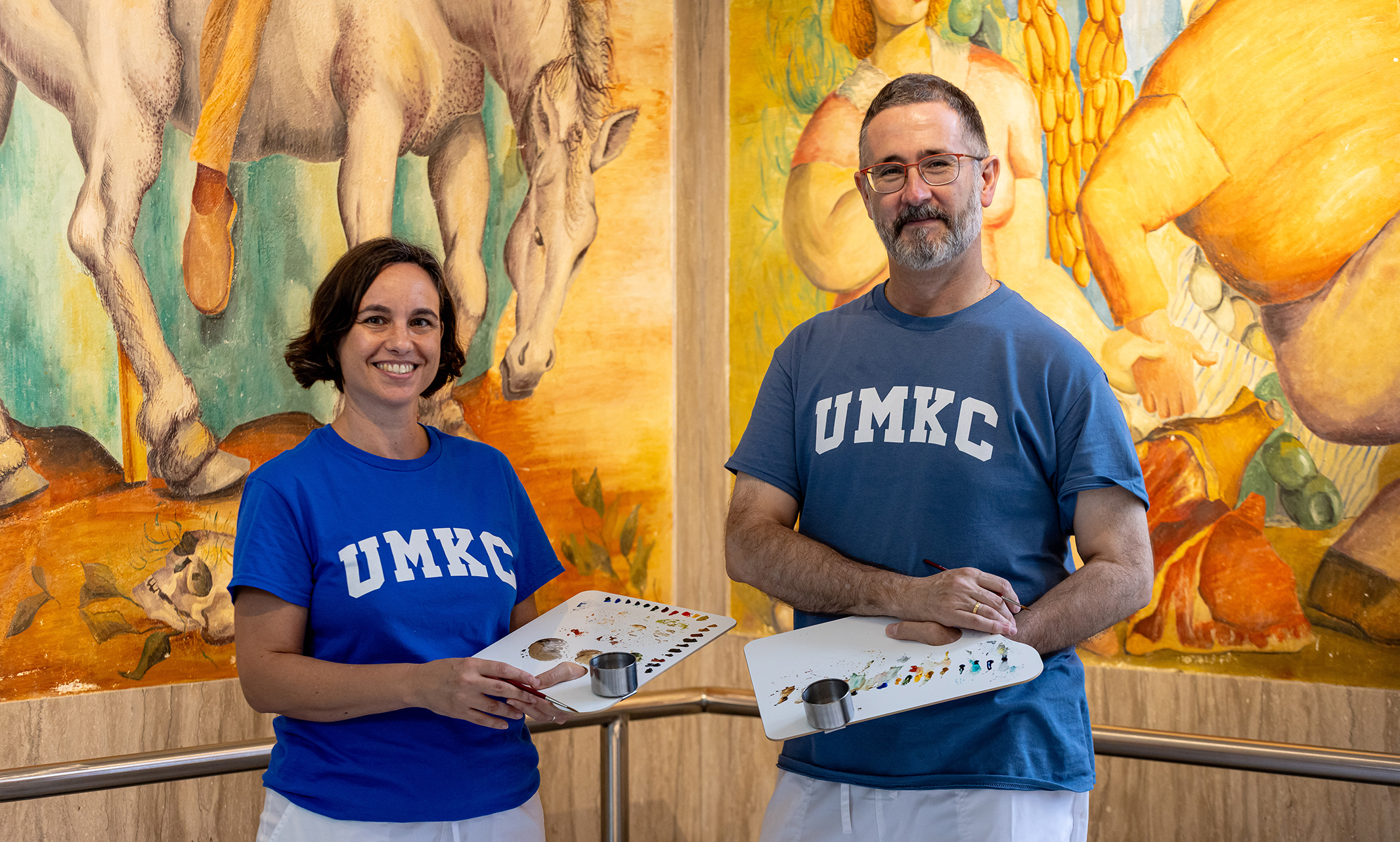 威尼斯人娱乐城 Provost standing at podium in graduation cap and robes