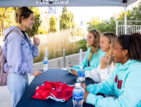KC Current players meet with student on campus